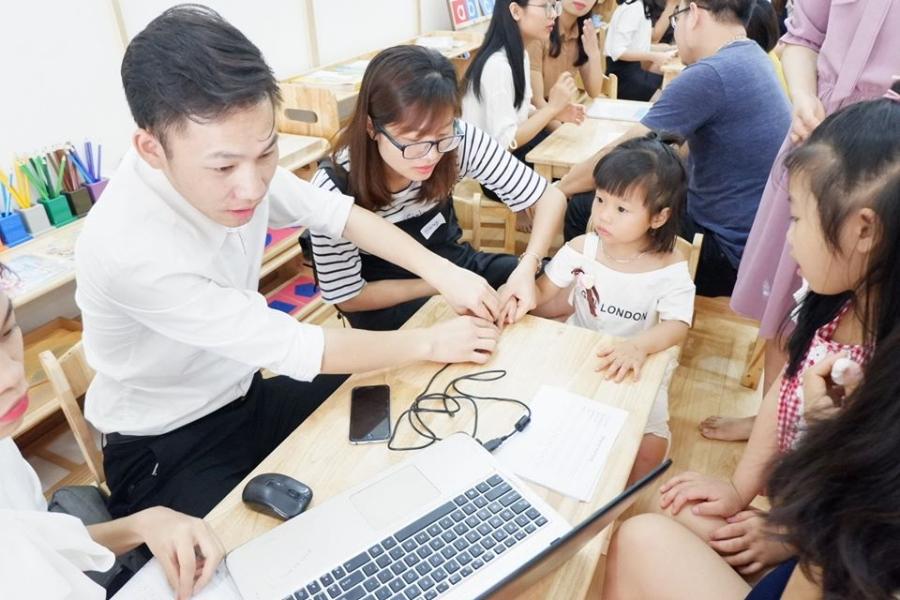 Nên hay không nên cho bé làm sinh trắc vân tay Nên hay không nên cho bé làm sinh trắc vân tay